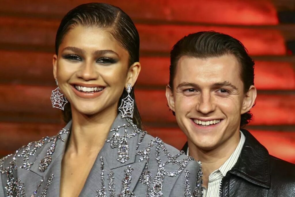 لباس زندیا در یک عکس خانوادگی، باعث تشدید شایعات بارداری شد