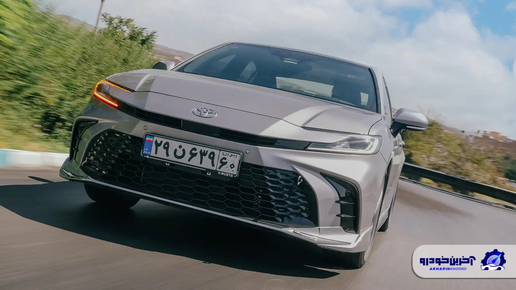 چرا تویوتا کمری هیبرید آسیاگستر جزء خودروهای با ارزش خرید بالا است؟