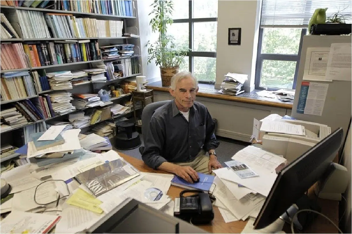 کریستوفر سیمز; اصلاح مدل های اقتصاد کلان