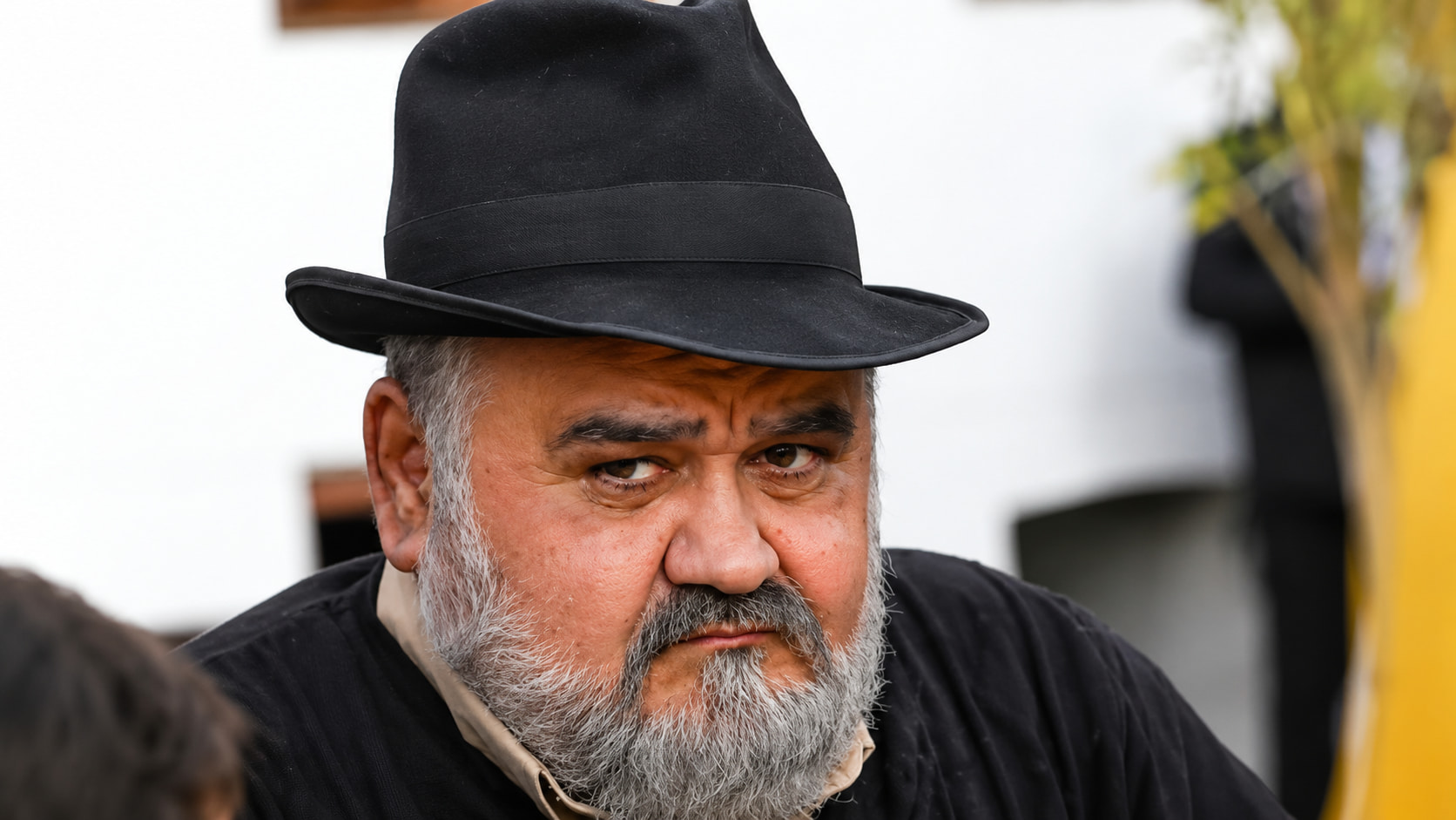 گزارش تصویری از وداع هنرمندان با اکبر عبدی › گیمفا