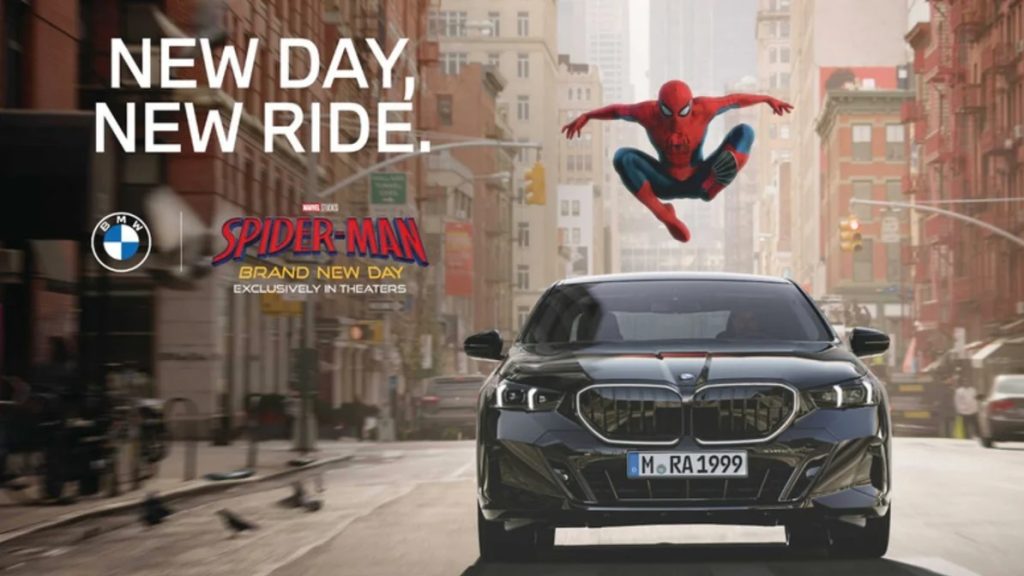 تبلیغ مرد عنکبوتی روی خودروهای BMW ظاهر شد