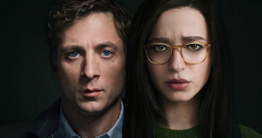 تصویر جدید فیلم The Social Reckoning شخصیت‌های جرمی آلن وایت و مایکی مدیسون را نشان می‌دهد