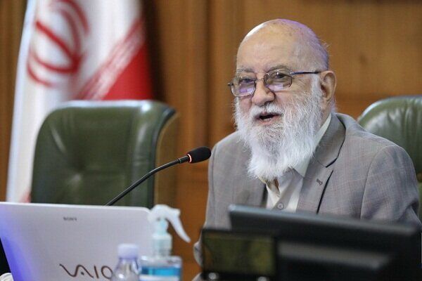توضیح چمران درباره تاخیر در انتقال واگن‌ها و اتوبوس‌ها به کشور