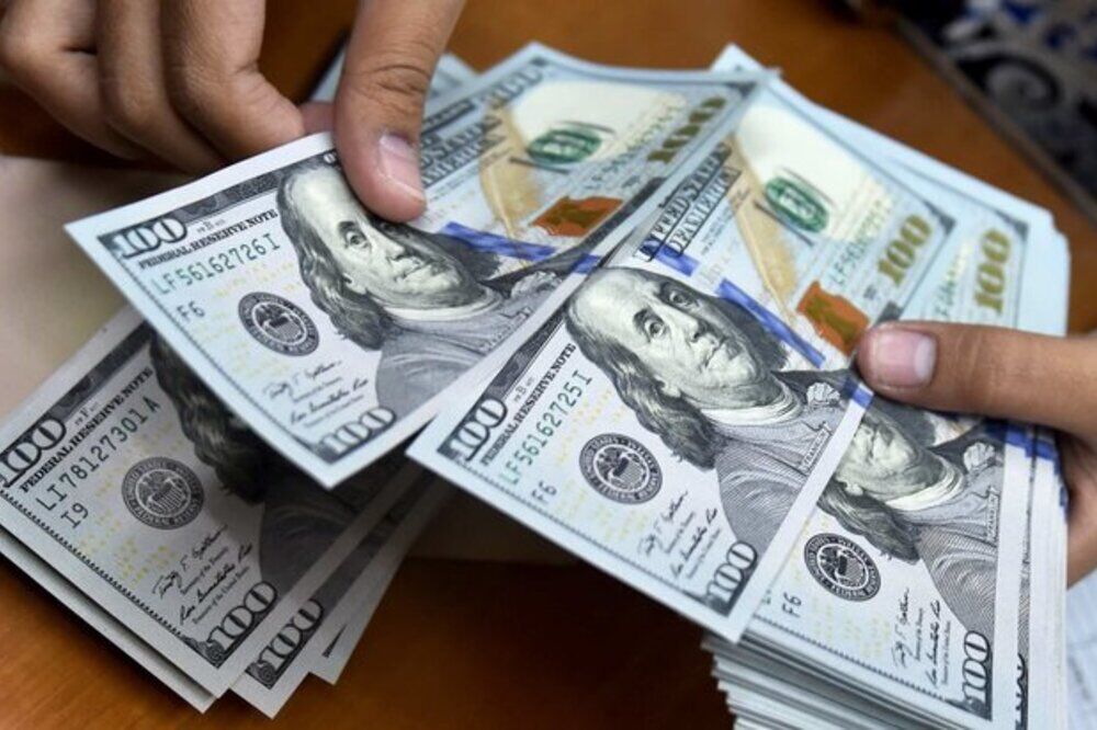 نرخ خرید دلار در صرافی‌های بانکی ۱۹۵ هزار تومان اعلام شد