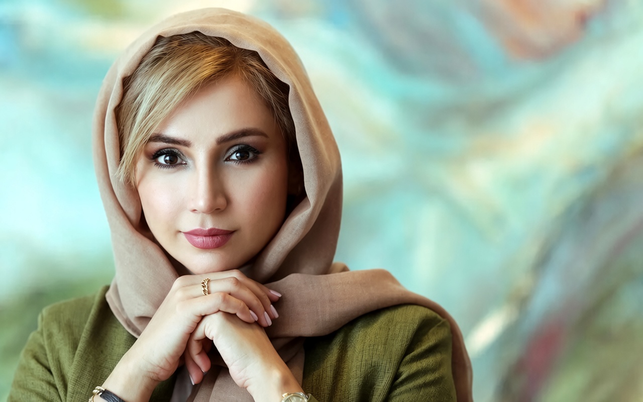 شبنم قلی‌خانی با استایلی زمستانی در پیست اسکی امارات‌مال دیده شد + تصاویر