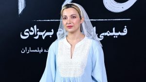 آرایش فانتزی روشنک گرامی در اکران خصوصی «من می‌ترسم» جلب توجه کرد